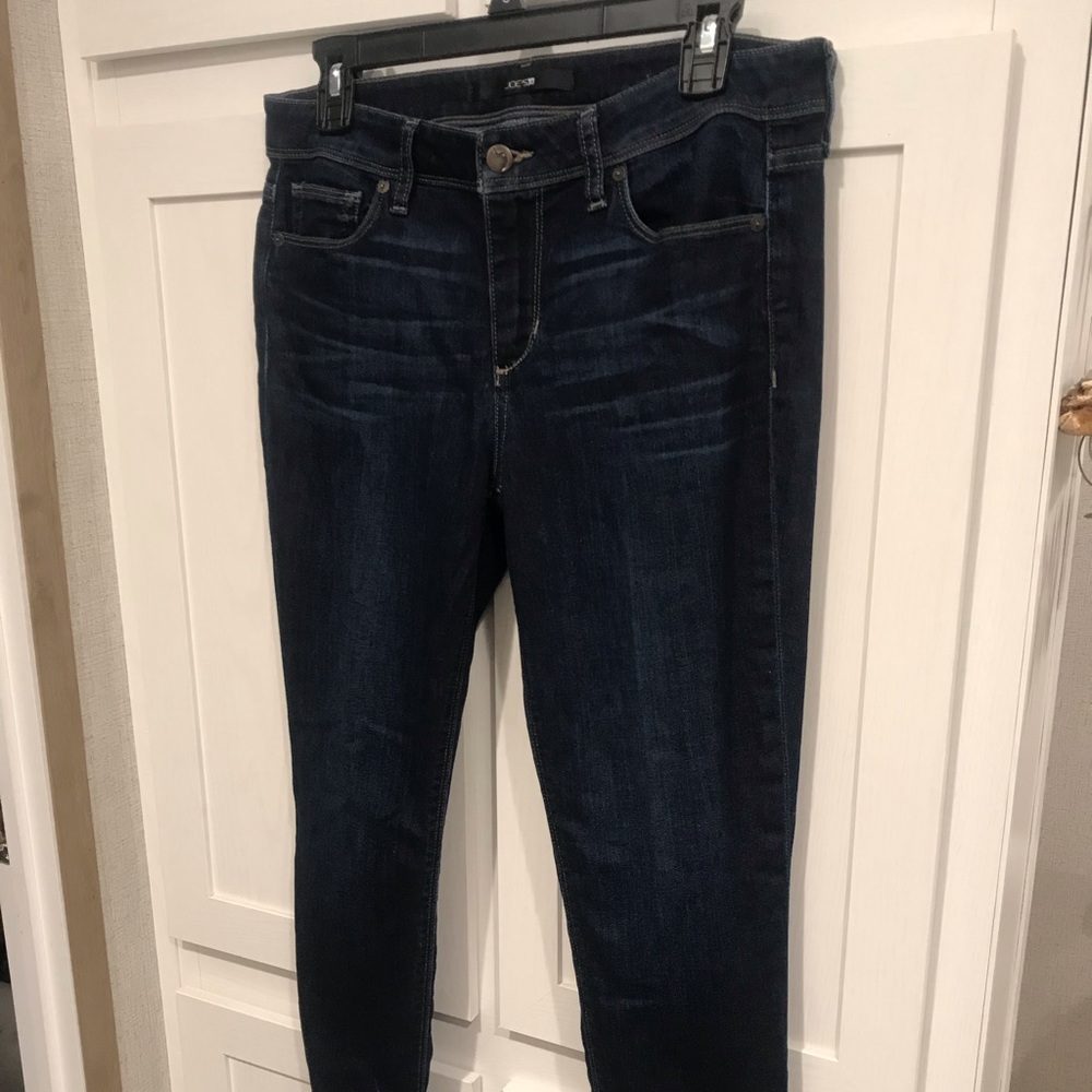 Joe’s Jeans, worn once. Love the fit, but they’re to short waisted for me.